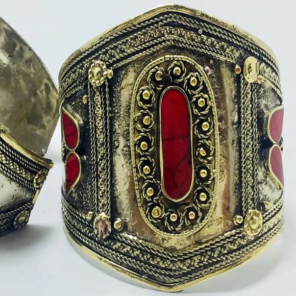 Single Vintage Kuchi Cuff Bracelet: Afghani Tribal Jewelry Inlaid with Stones - Picture 7 of 7